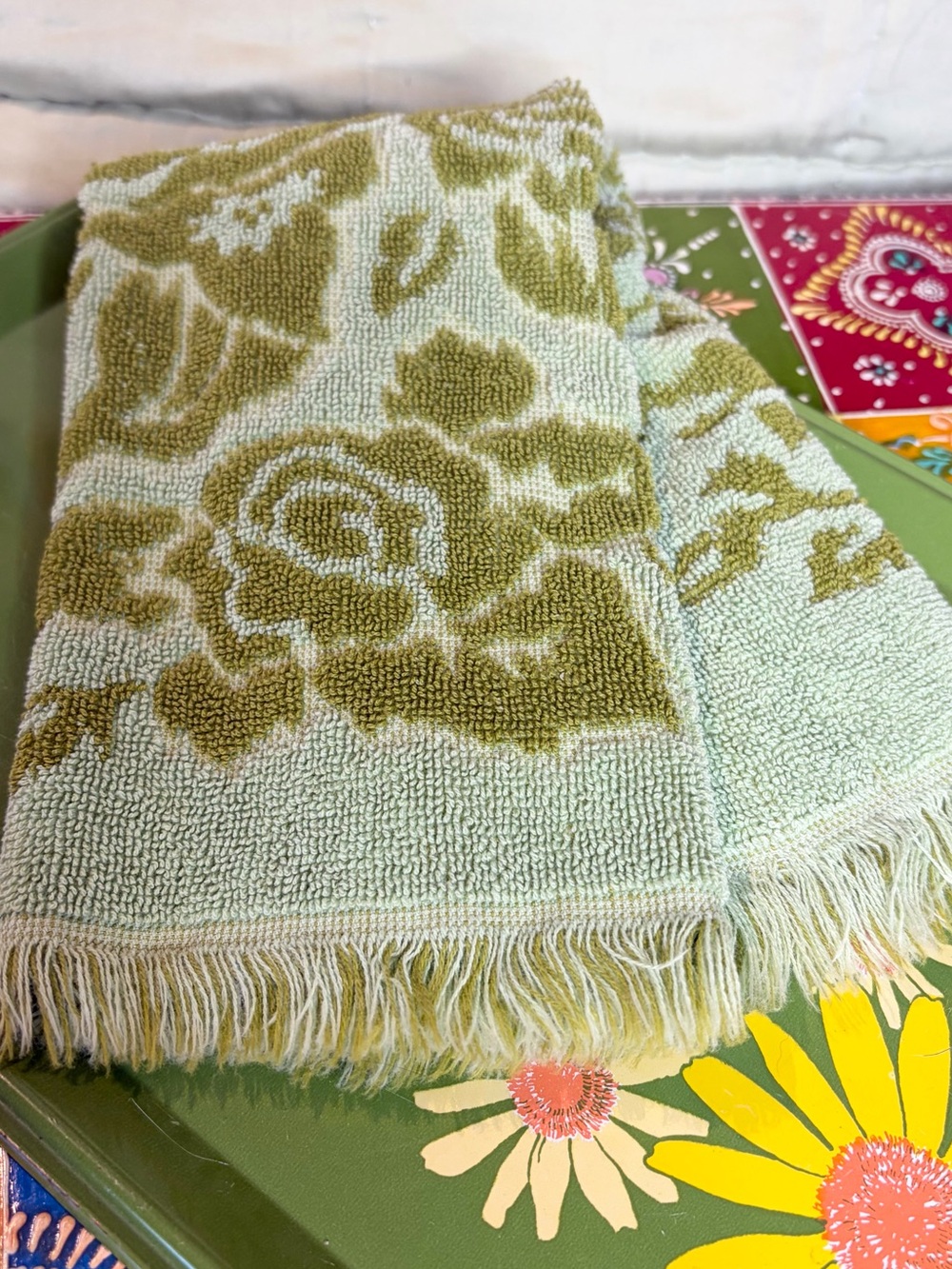 70s Green Rose Hand Towel